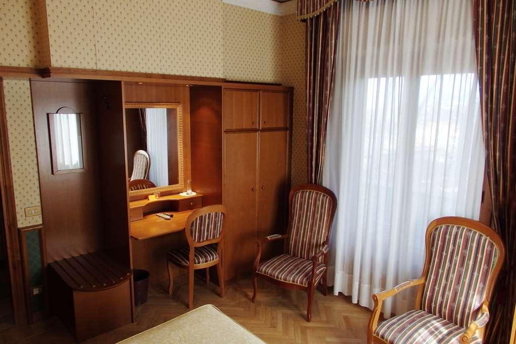 Villa Belvedere Florence Room photo